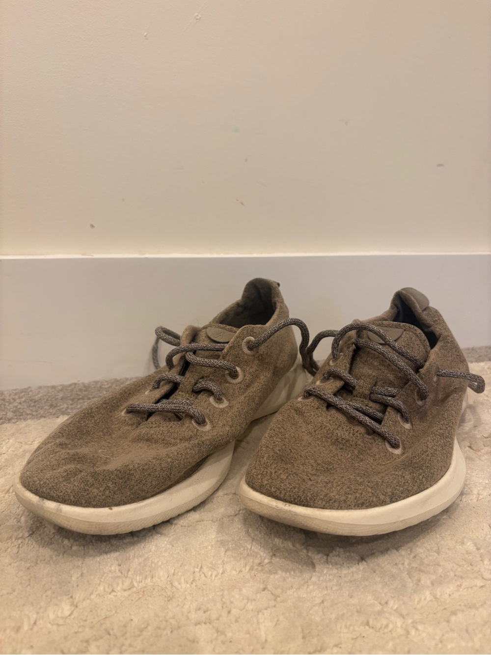 Allbirds M11 Wool Runners in Olive Green and White